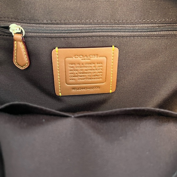 NWOT Coach Signature Brown and Tan Backpack - Picture 4 of 9